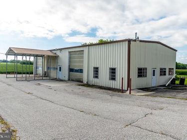 1880 & 1892 WHITE HALL ROAD, LITTLESTOWN, PA 17340