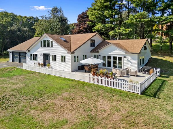 6 Bayview Drive, Rockport, ME 04856