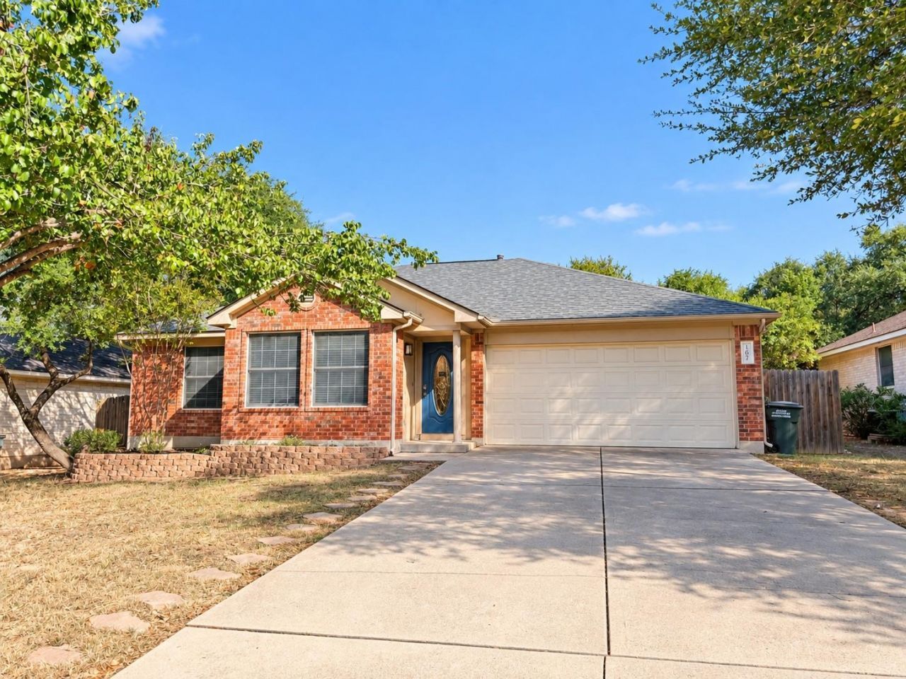 807 Hilltop Dr, Leander, TX 78641 Main Photo