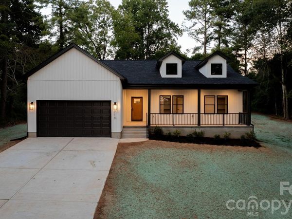 718 W 1st Street , Newton, NC 28658