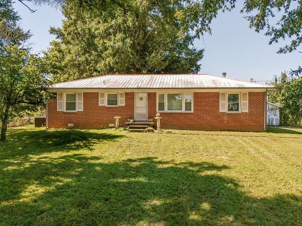 292 Macon Rd , Readyville, TN 37149