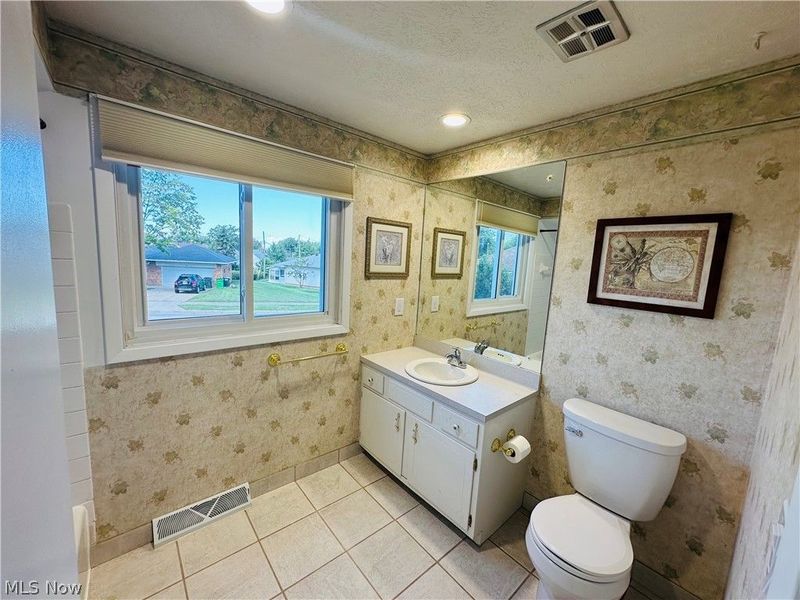 1869 Empire Road, Wickliffe, OH 44092 Photo 10