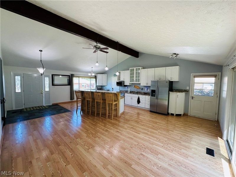 1869 Empire Road, Wickliffe, OH 44092 Photo 4