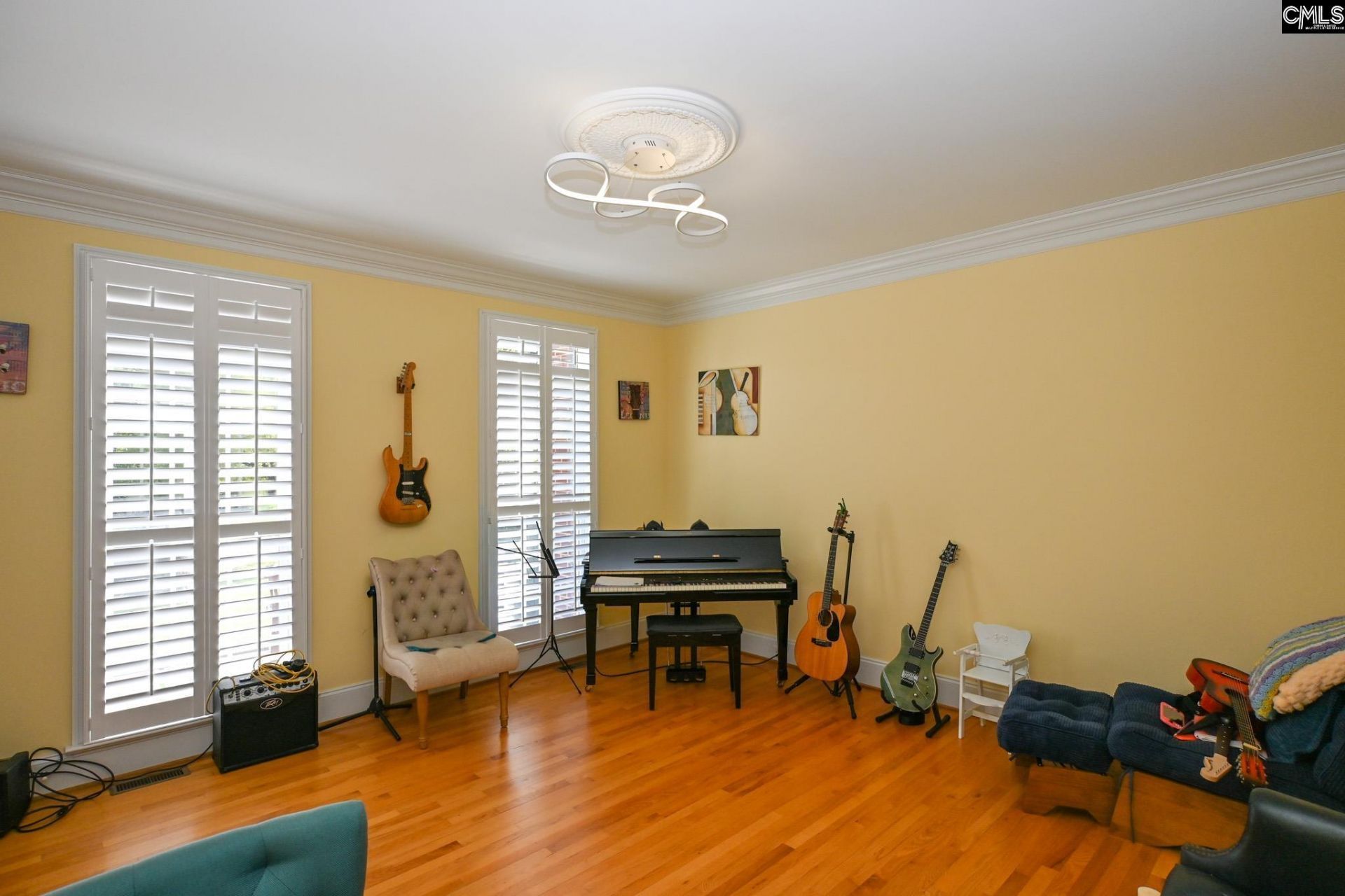220 Ascot Glen Road  Photo 10