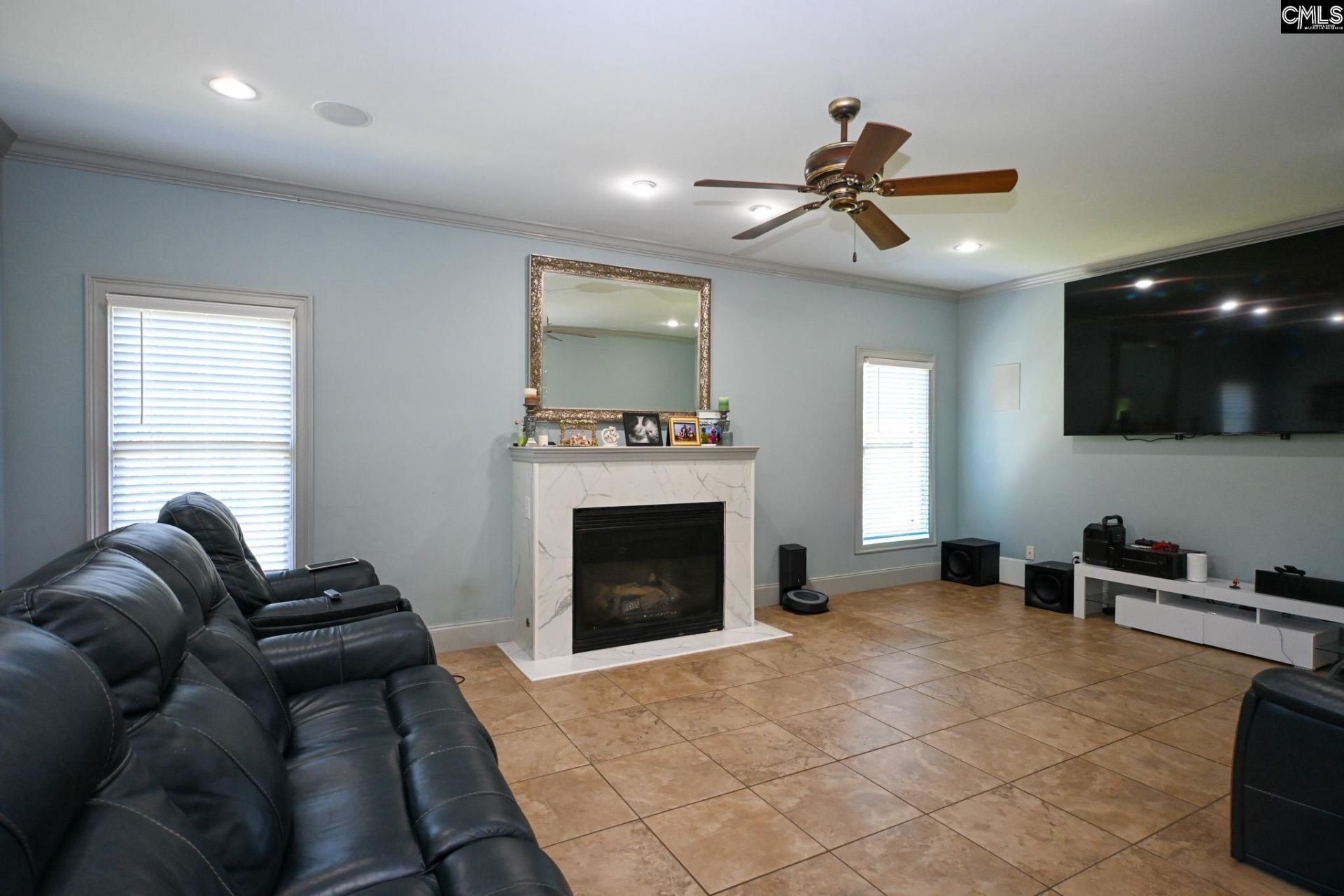 220 Ascot Glen Road  Photo 12