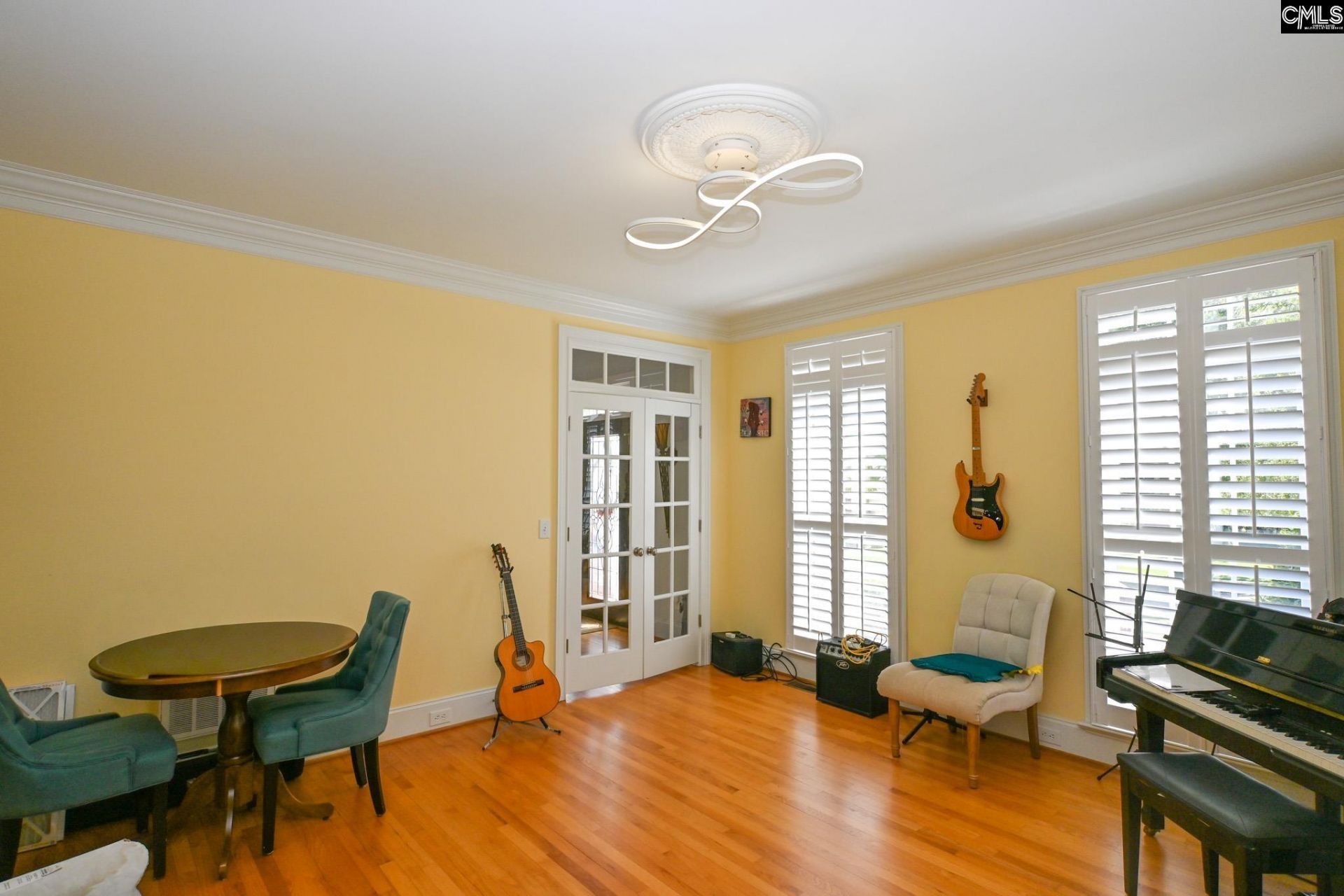 220 Ascot Glen Road  Photo 9