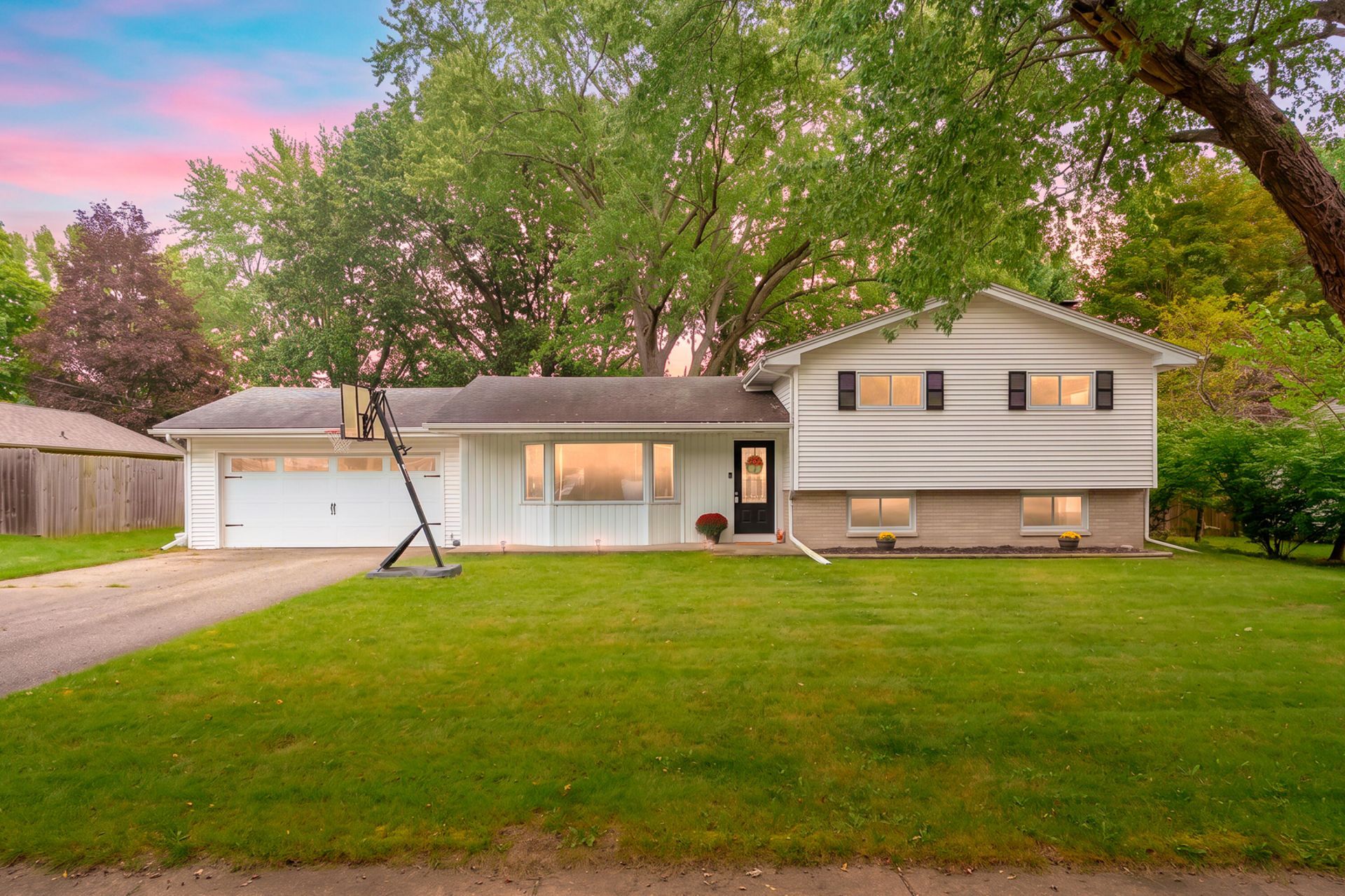 8237 Lovers Lane, Portage, MI 49002 Main Photo