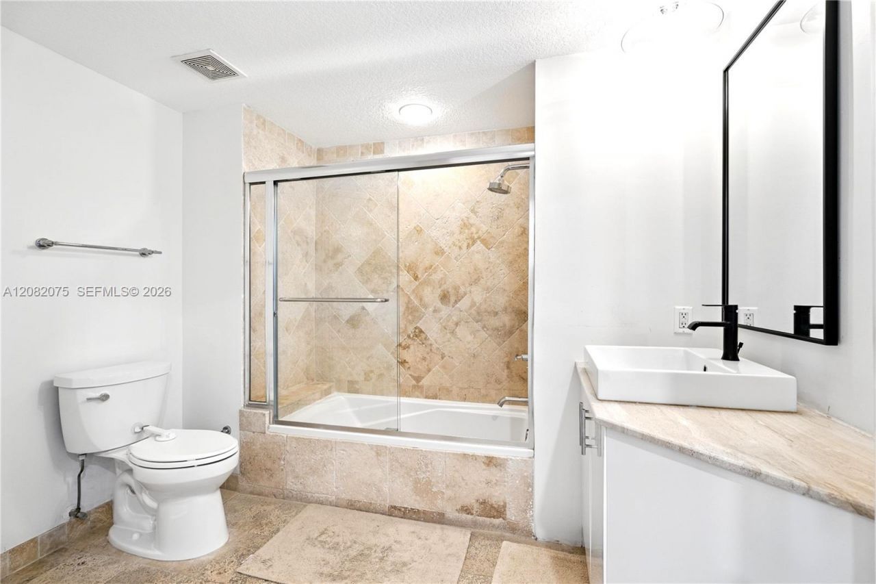 10 Venetian Way, Unit 604, Miami Beach, FL 33139 Photo