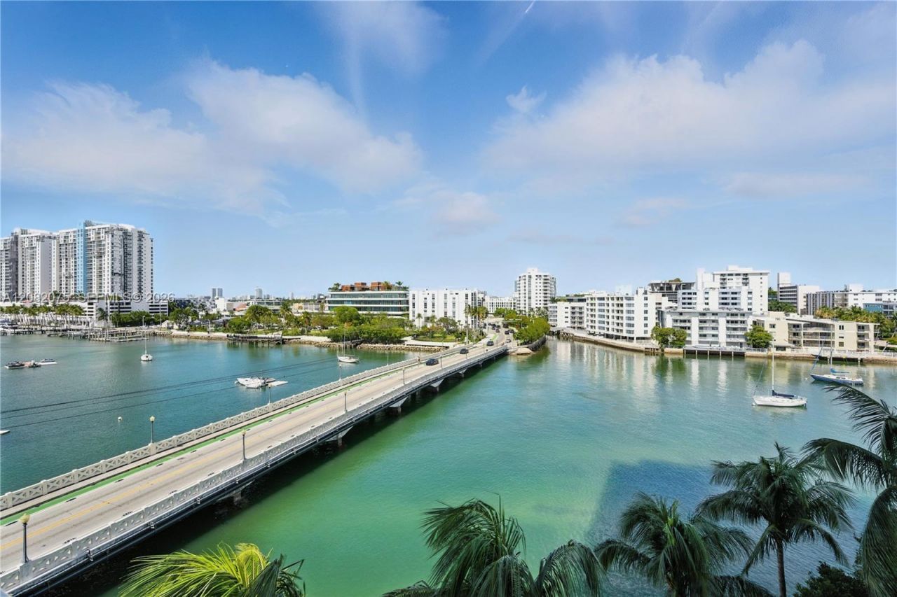 10 Venetian Way, Unit 604, Miami Beach, FL 33139 Photo