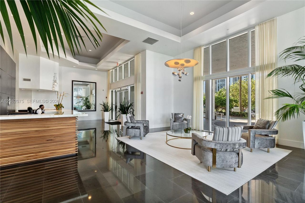 10 Venetian Way, Unit 604, Miami Beach, FL 33139 Photo