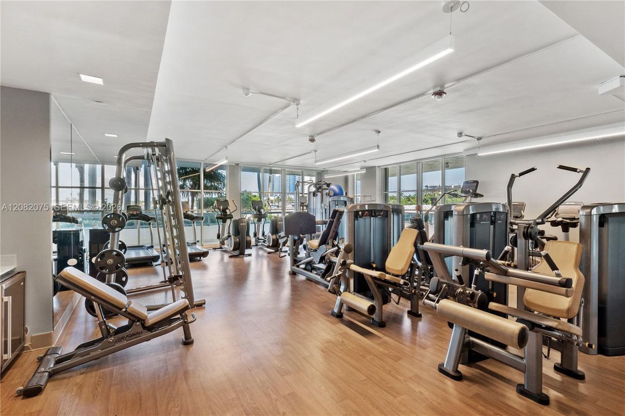 10 Venetian Way, Unit 604, Miami Beach, FL 33139 Photo