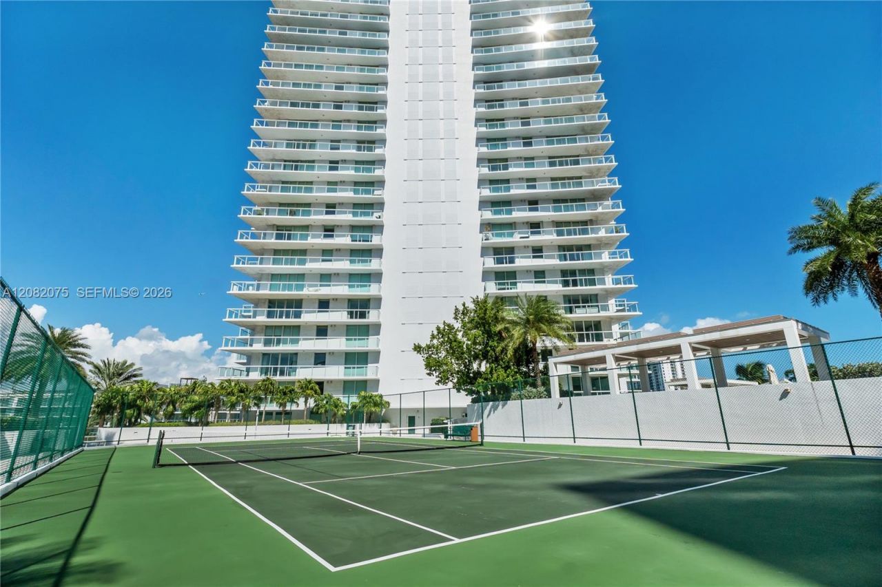 10 Venetian Way, Unit 604, Miami Beach, FL 33139 Photo