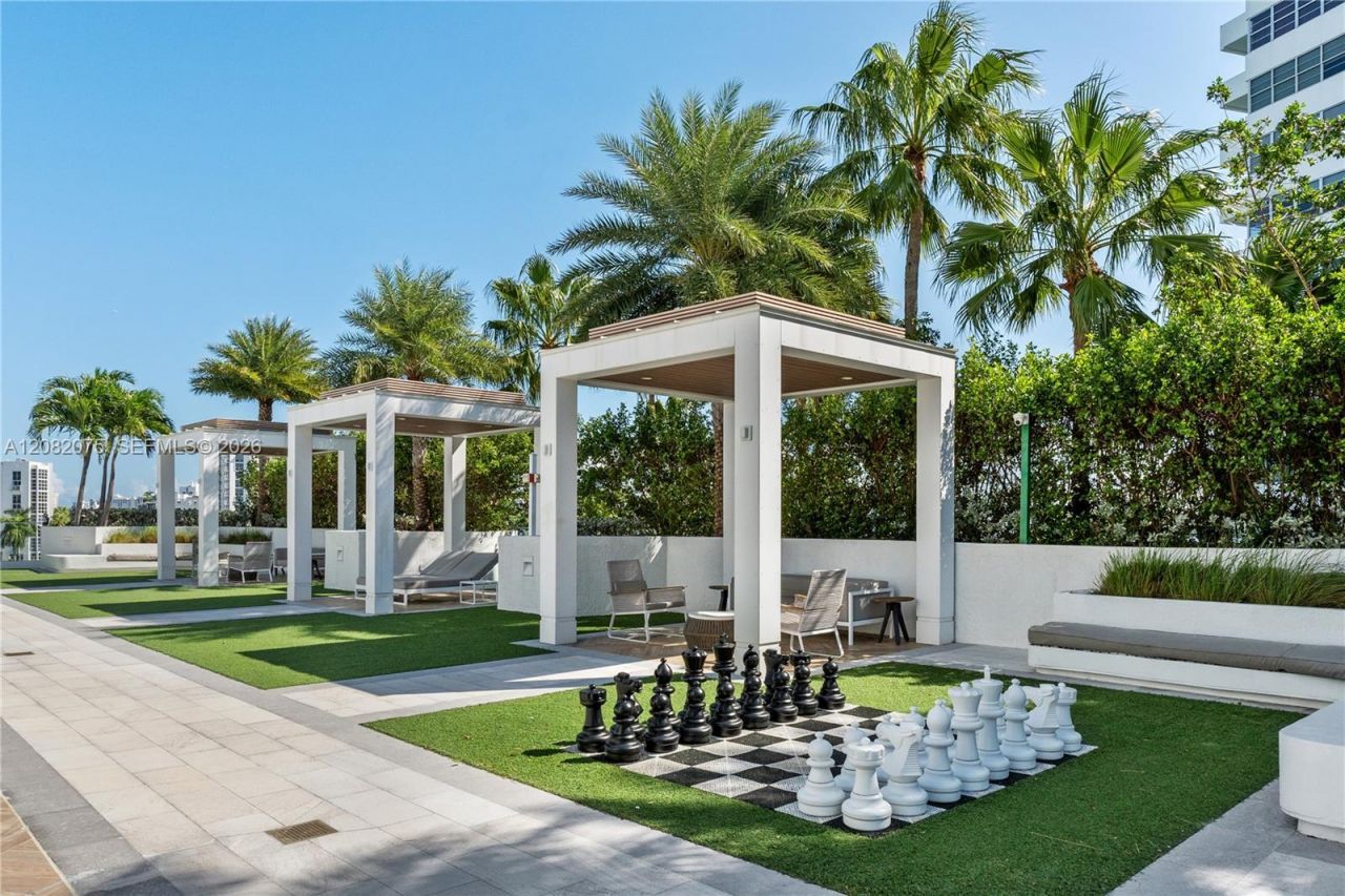 10 Venetian Way, Unit 604, Miami Beach, FL 33139 Photo