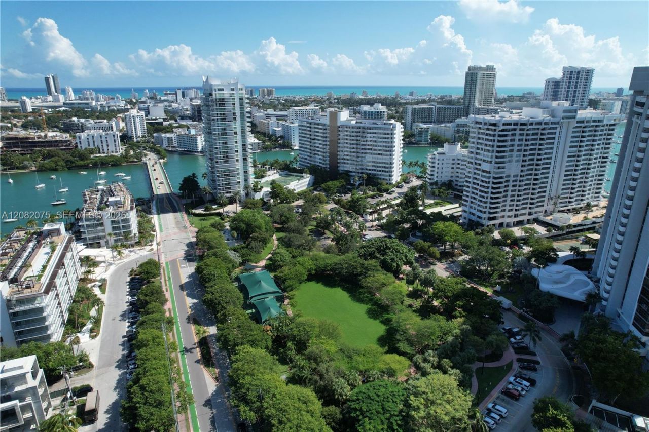 10 Venetian Way, Unit 604, Miami Beach, FL 33139 Photo