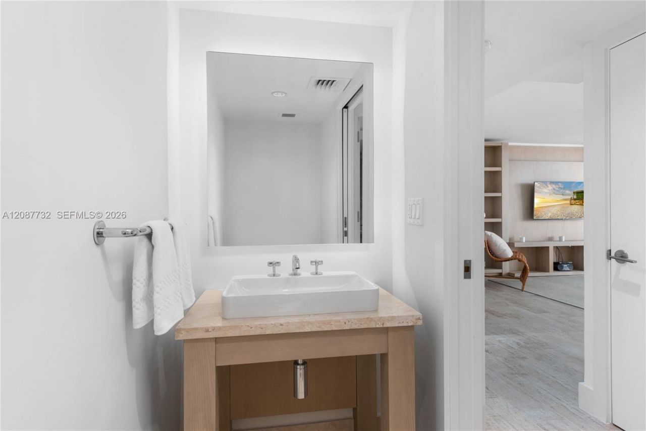 102 24th St, Unit 1531, Miami Beach, FL 33139 Photo