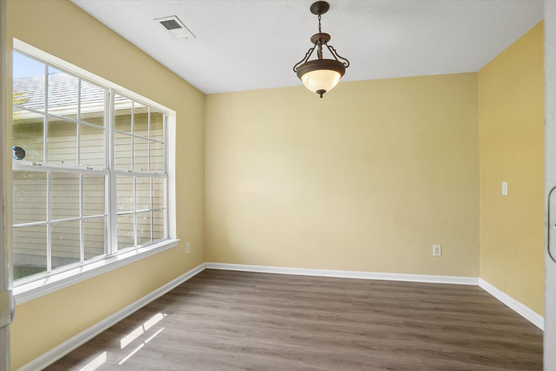 109 Dovetail Circle Photo 6