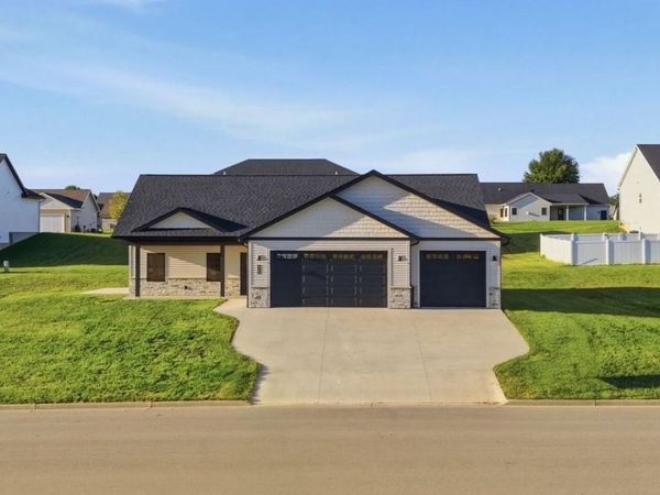 325 Model Road, Cuba City, WI 53807