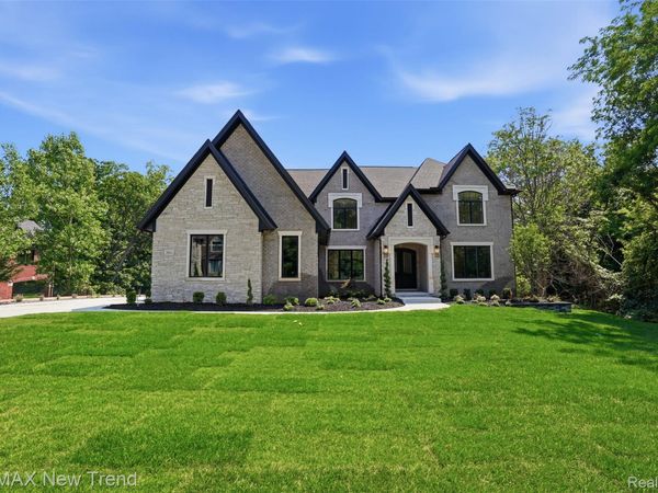 28943 Wintergreen, Farmington Hills, Mi 48331