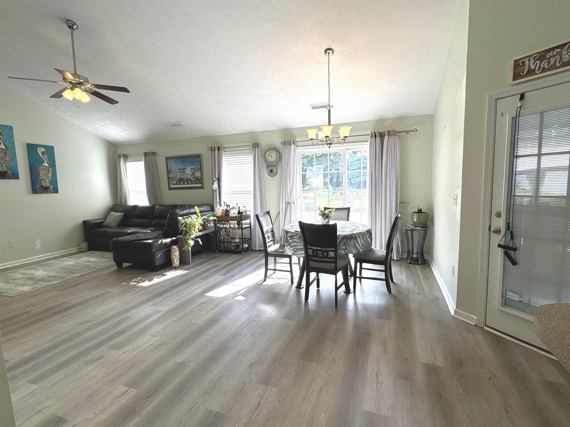 242 Four Leaf Ln. Photo 11