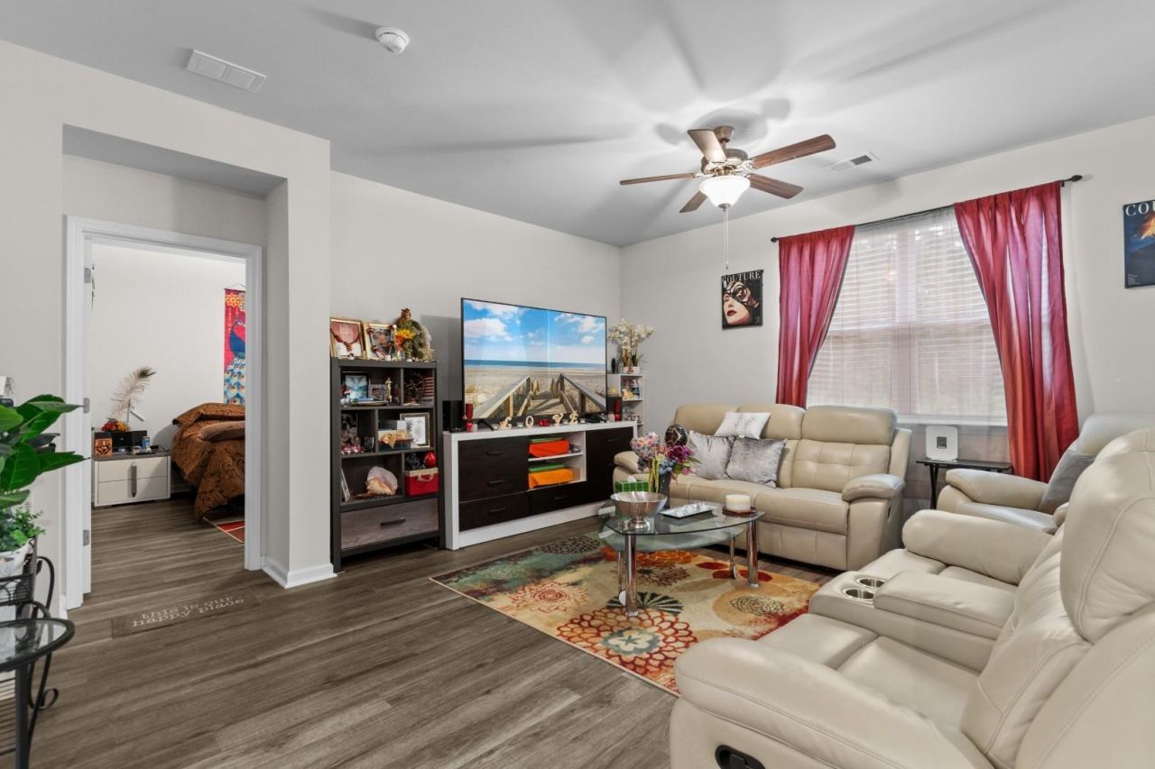 347 Black Pearl Way Photo 11