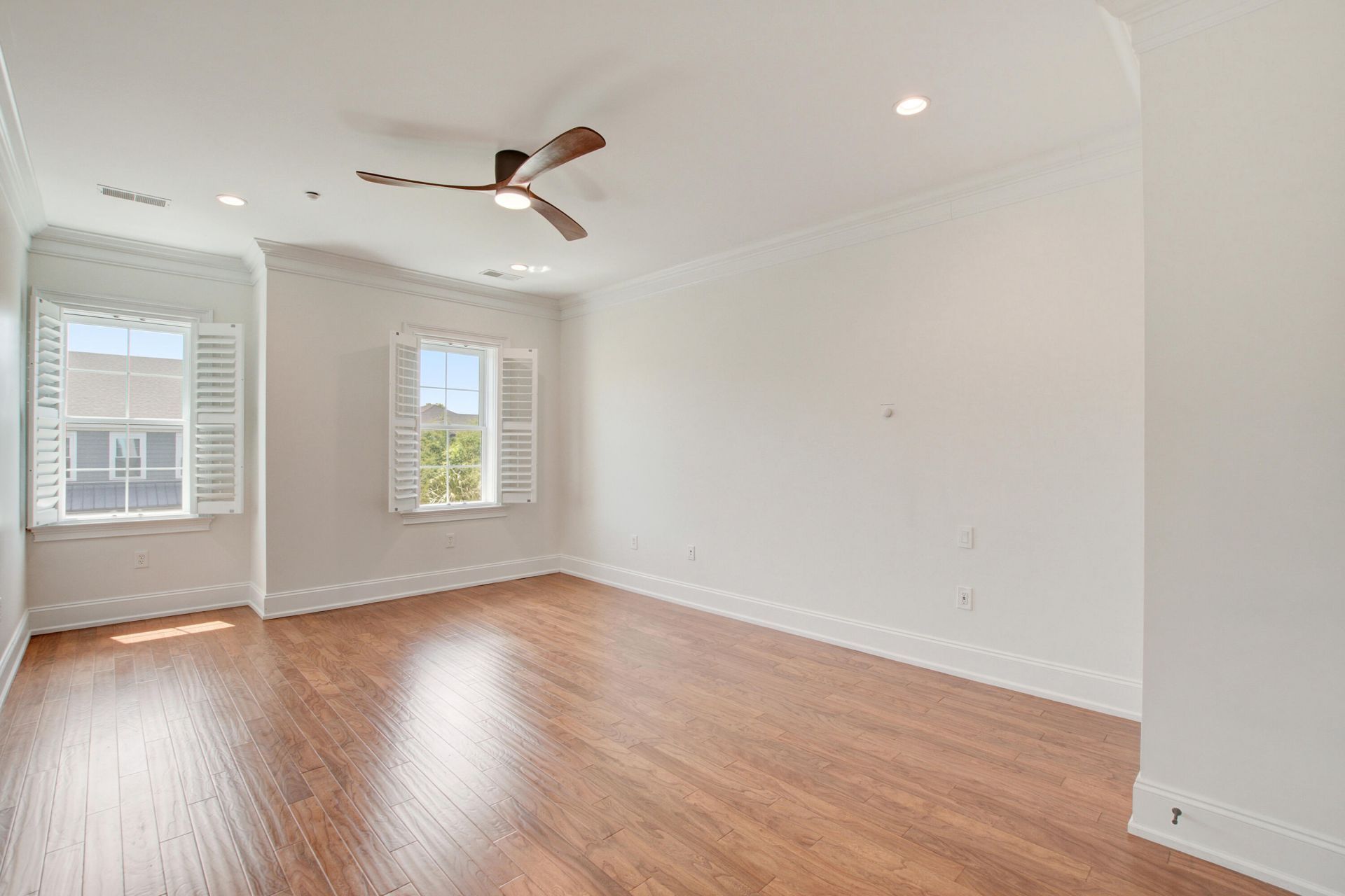656 Coleman Boulevard Photo 33