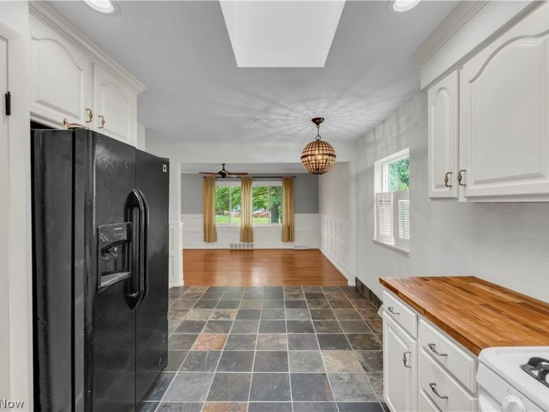 4405 Forestwood Drive, Parma, OH 44134 Photo 8