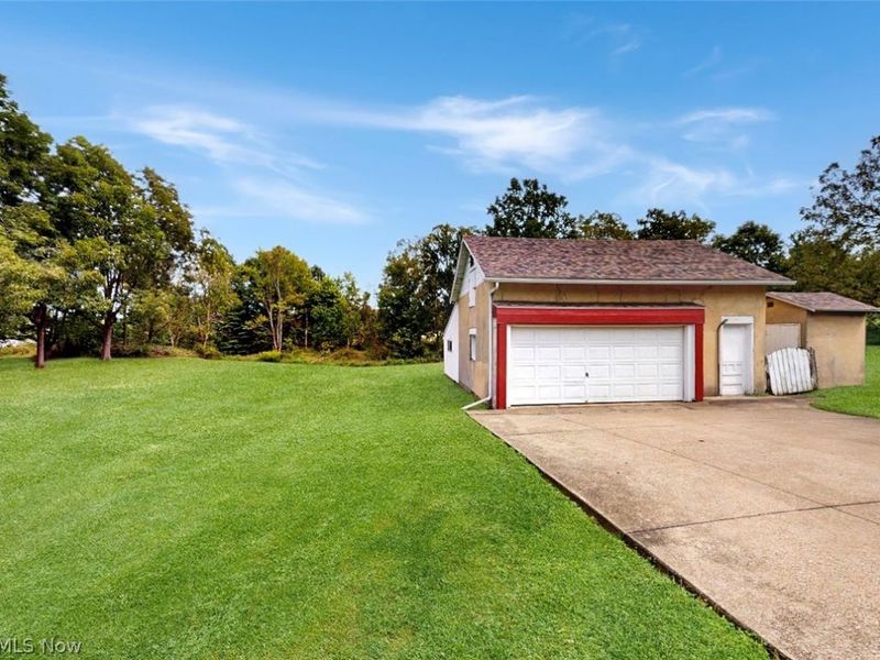 6201 Richville Drive SW, Navarre, OH 44662 Photo 2