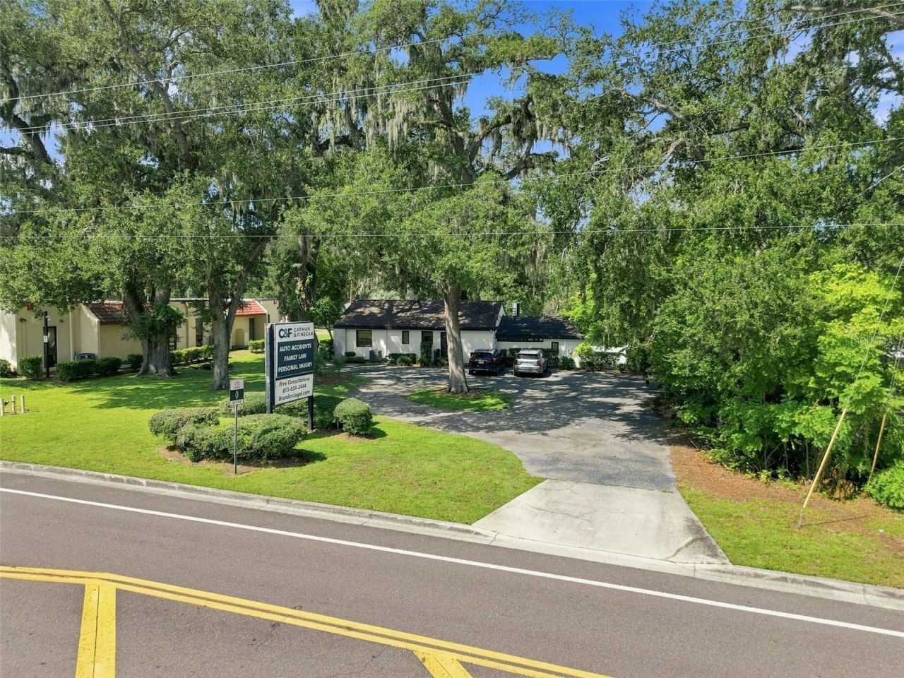 223 Lithia Pinecrest Road, Brandon, FL 33511 Photo