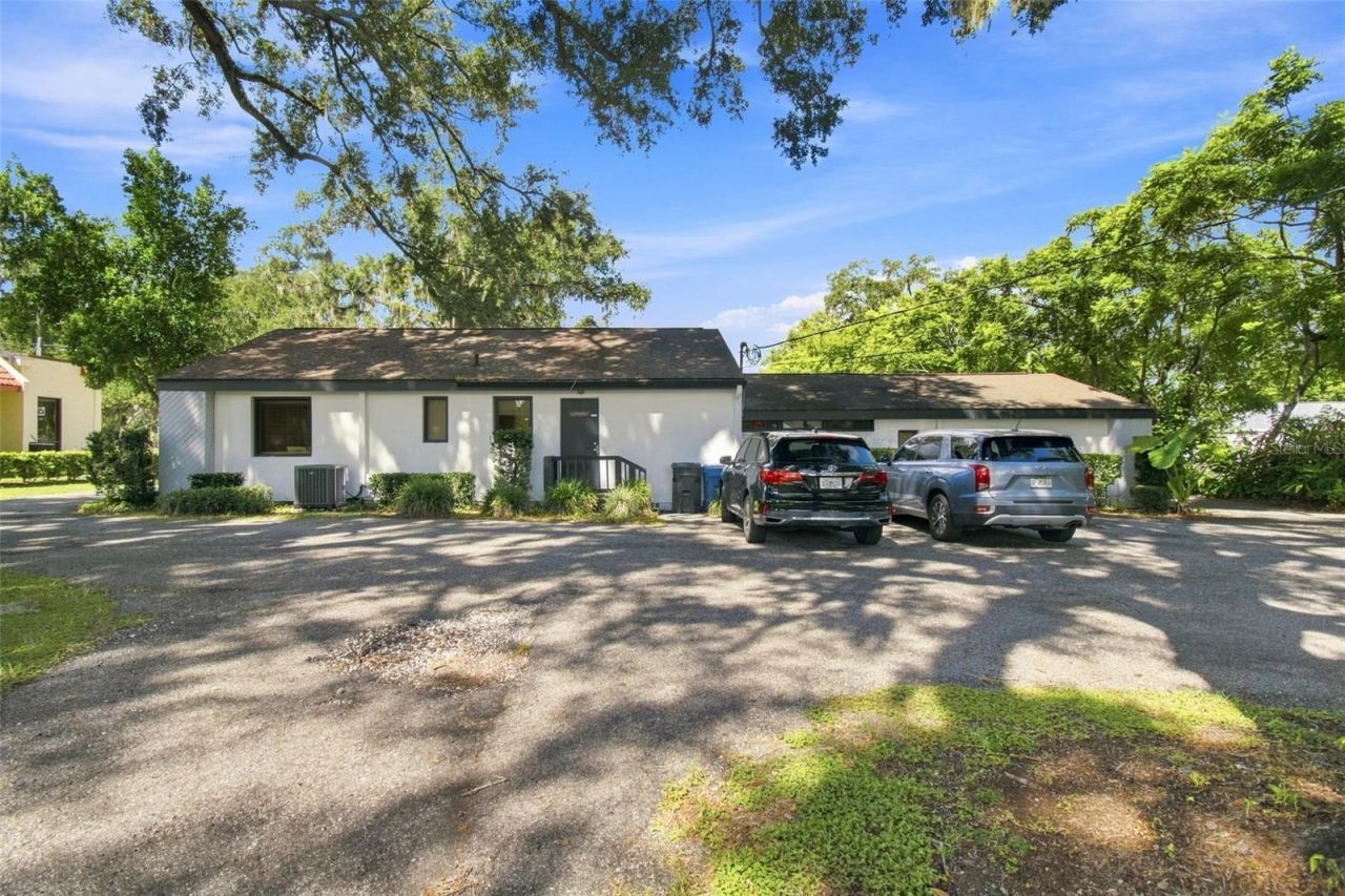 223 Lithia Pinecrest Road, Brandon, FL 33511 Photo