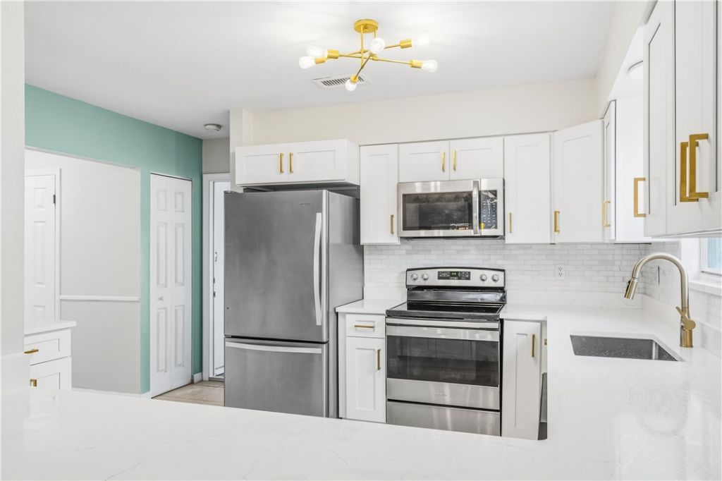 1081 Sunswept Road Ne, Palm Bay, FL 32905 Photo