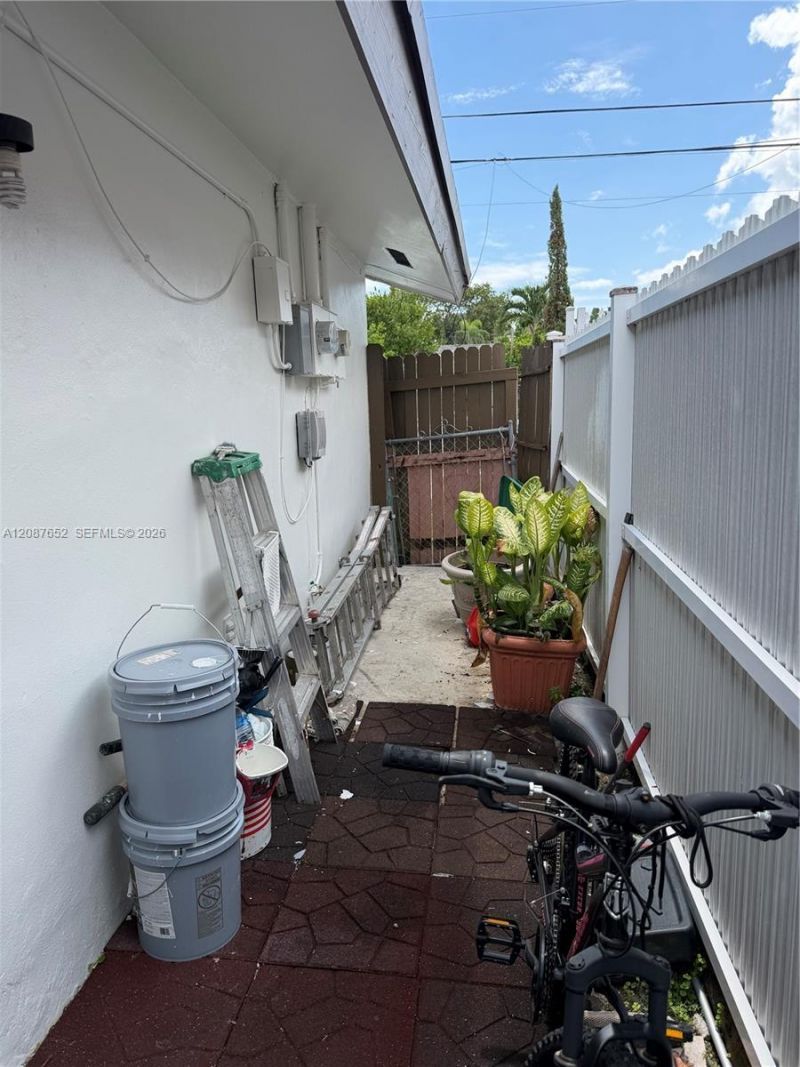 3405 SW 24th St, Miami, FL 33145 Photo