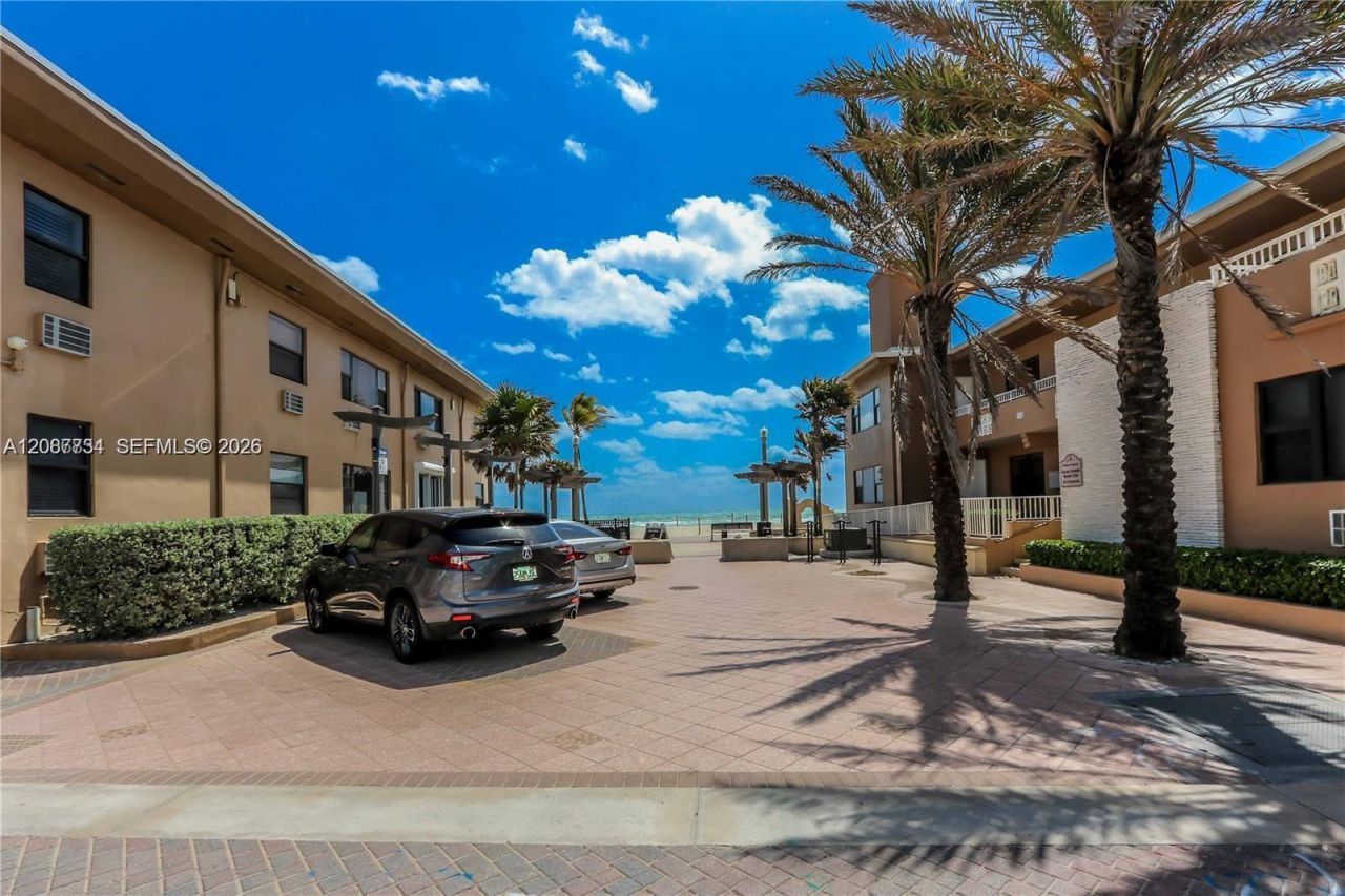 3300 N Surf Rd , Unit 1A, Hollywood, FL 33019 Photo