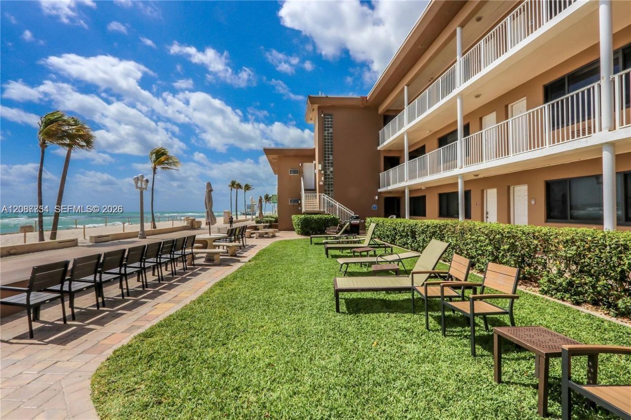 3300 N Surf Rd , Unit 1A, Hollywood, FL 33019 Photo