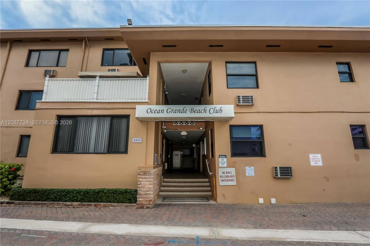 3300 N Surf Rd , Unit 1A, Hollywood, FL 33019 Photo