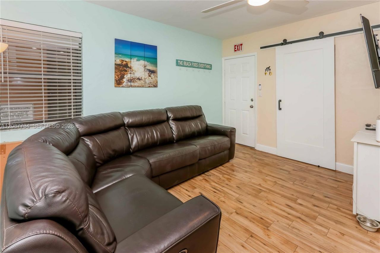 3300 N Surf Rd , Unit 1A, Hollywood, FL 33019 Photo