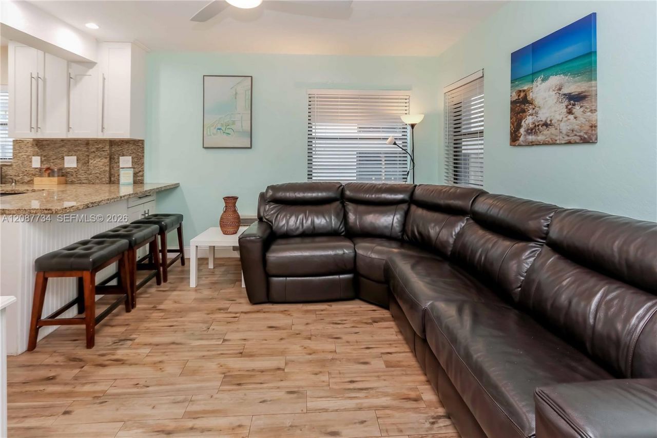 3300 N Surf Rd , Unit 1A, Hollywood, FL 33019 Photo