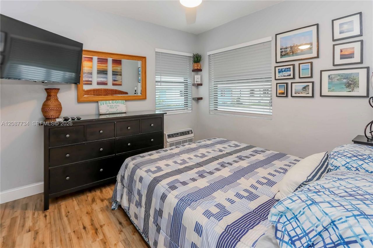 3300 N Surf Rd , Unit 1A, Hollywood, FL 33019 Photo