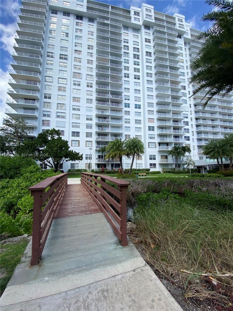 2851 NE 183rd St, Unit 303E, Aventura, FL 33160 Photo