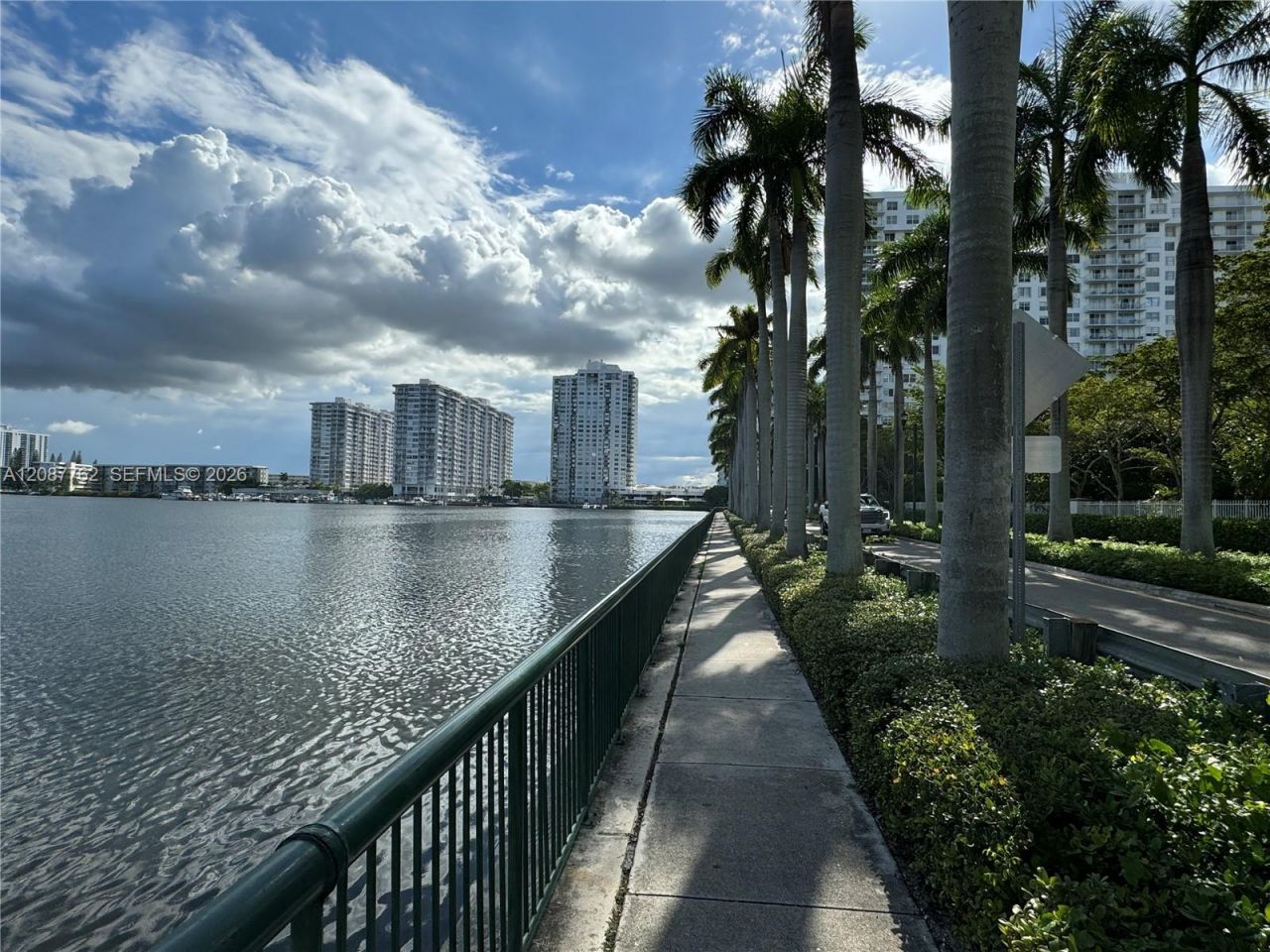 2851 NE 183rd St, Unit 303E, Aventura, FL 33160 Photo