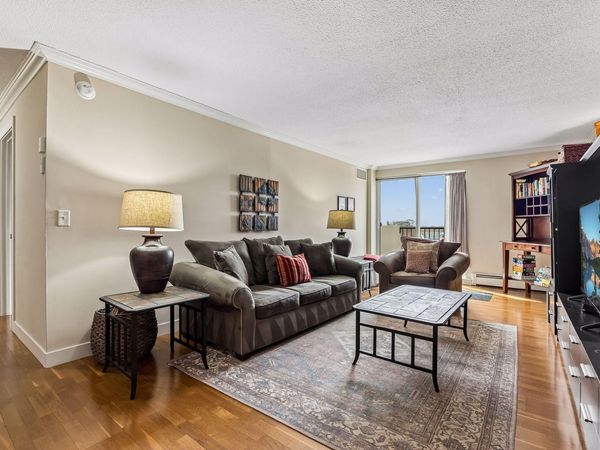 2800 W 44th Street, Unit 603, Minneapolis, MN 55410