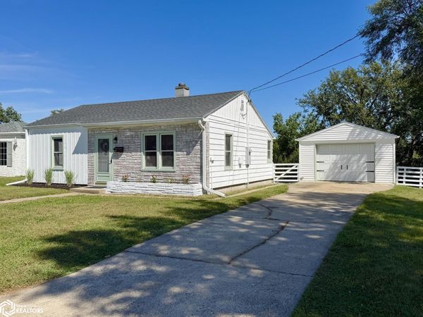 606 W 14th Street N, Newton, IA 50208
