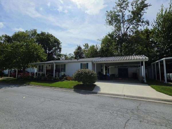 108 Deercreek Circle, Lima, OH 45804