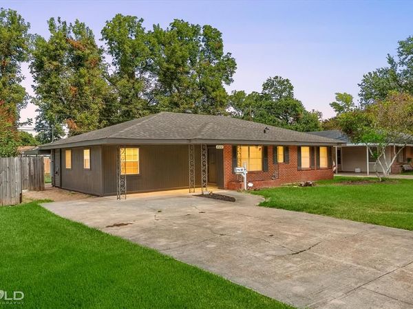 822 E River Road , Shreveport, LA 71105