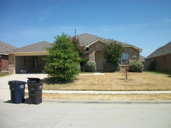 1325 Pepperidge Lane, Fort Worth, TX 76131