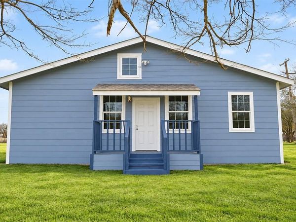 309 E Pine Street , Jacksboro, TX 76458