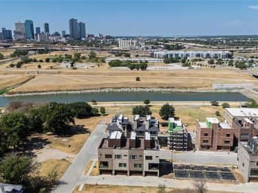 449 S Rayner Street, Fort Worth, TX 76111
