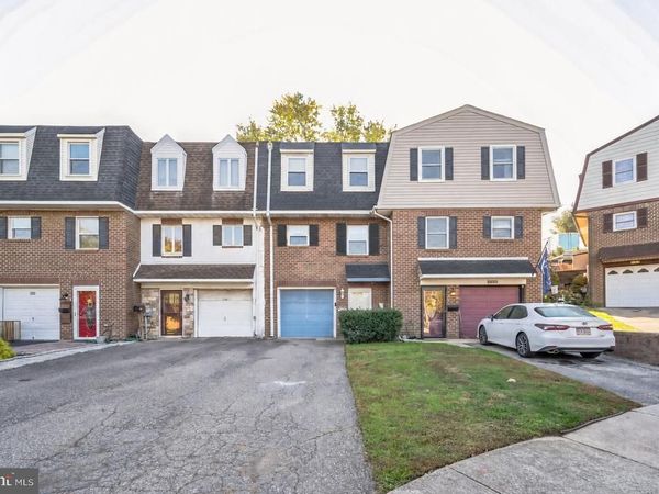 127 SUTCLIFFE LANE , CONSHOHOCKEN, PA 19428