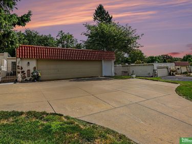 1905 S 116th Street, Omaha, NE 68144