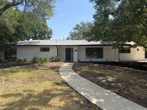 106 BRIARCLIFF DR, Castle Hills, TX 78213