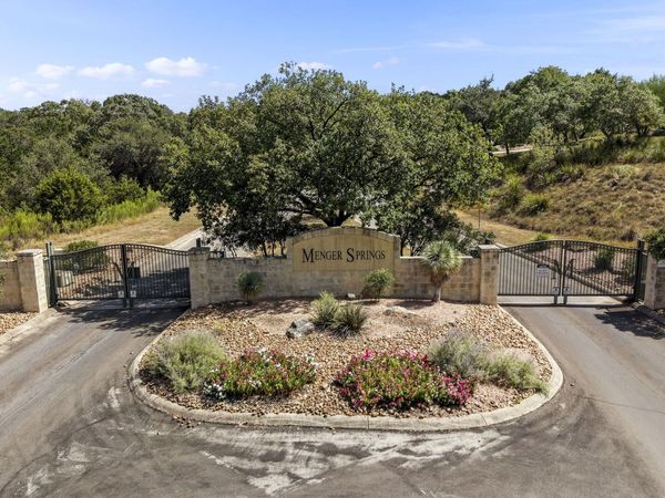108 HOLLOW SPGS, Boerne, TX 78006